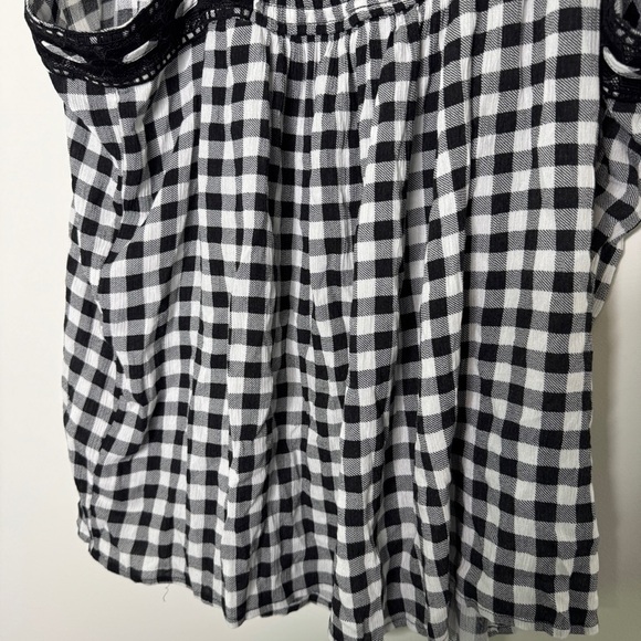 Torrid Washable Gauze Crochet Lace Trim Tank 2X - Picture 7 of 8